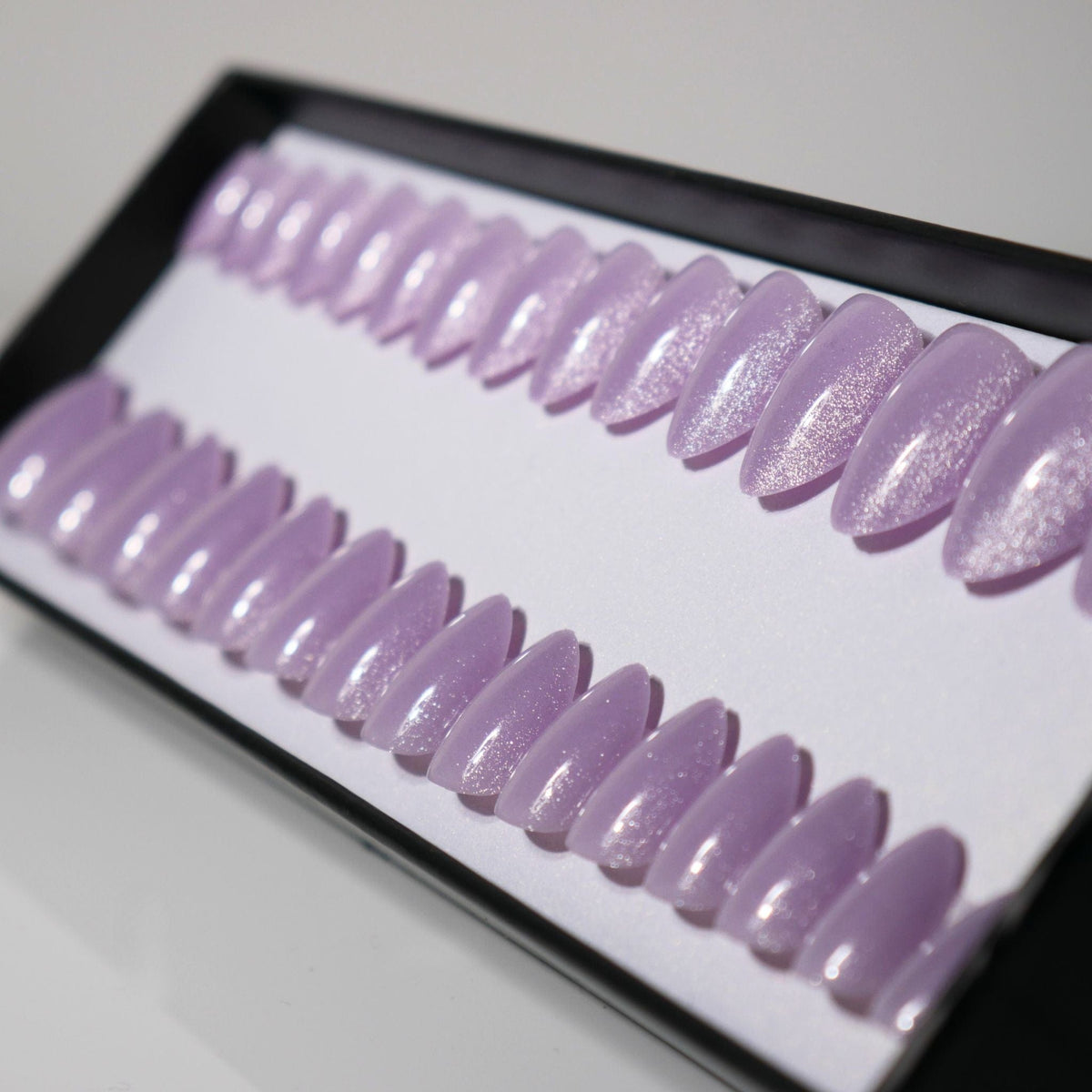 Lavender Bright - Amande court